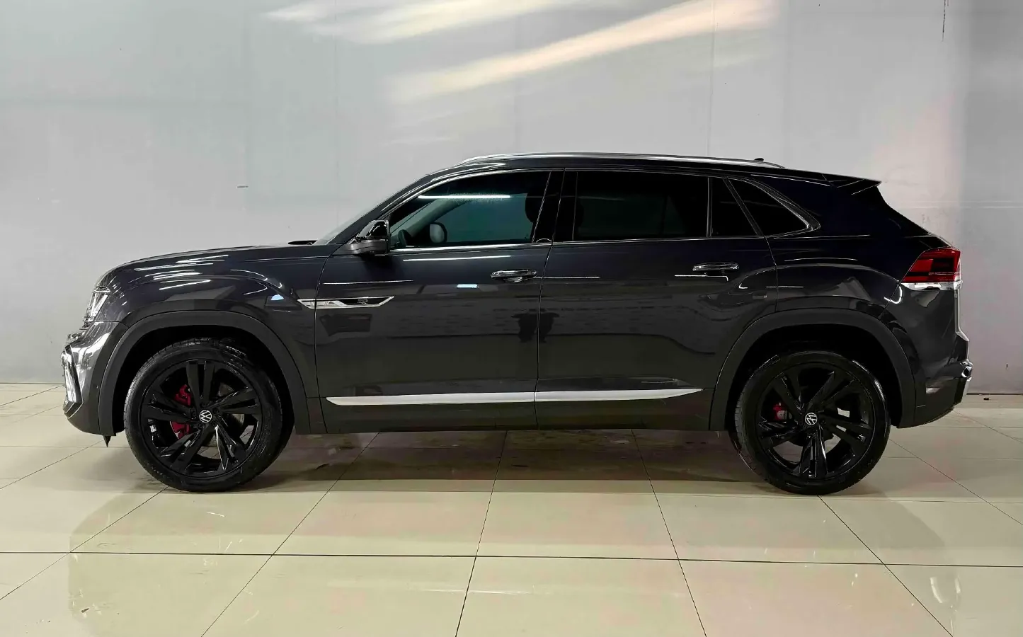 2021 Volkswagen Teramont 2.0T 220HP L4 7DCT,autocango,china used car exporter,china ev exporter,chinese used car exporter,chinese used ev exporter