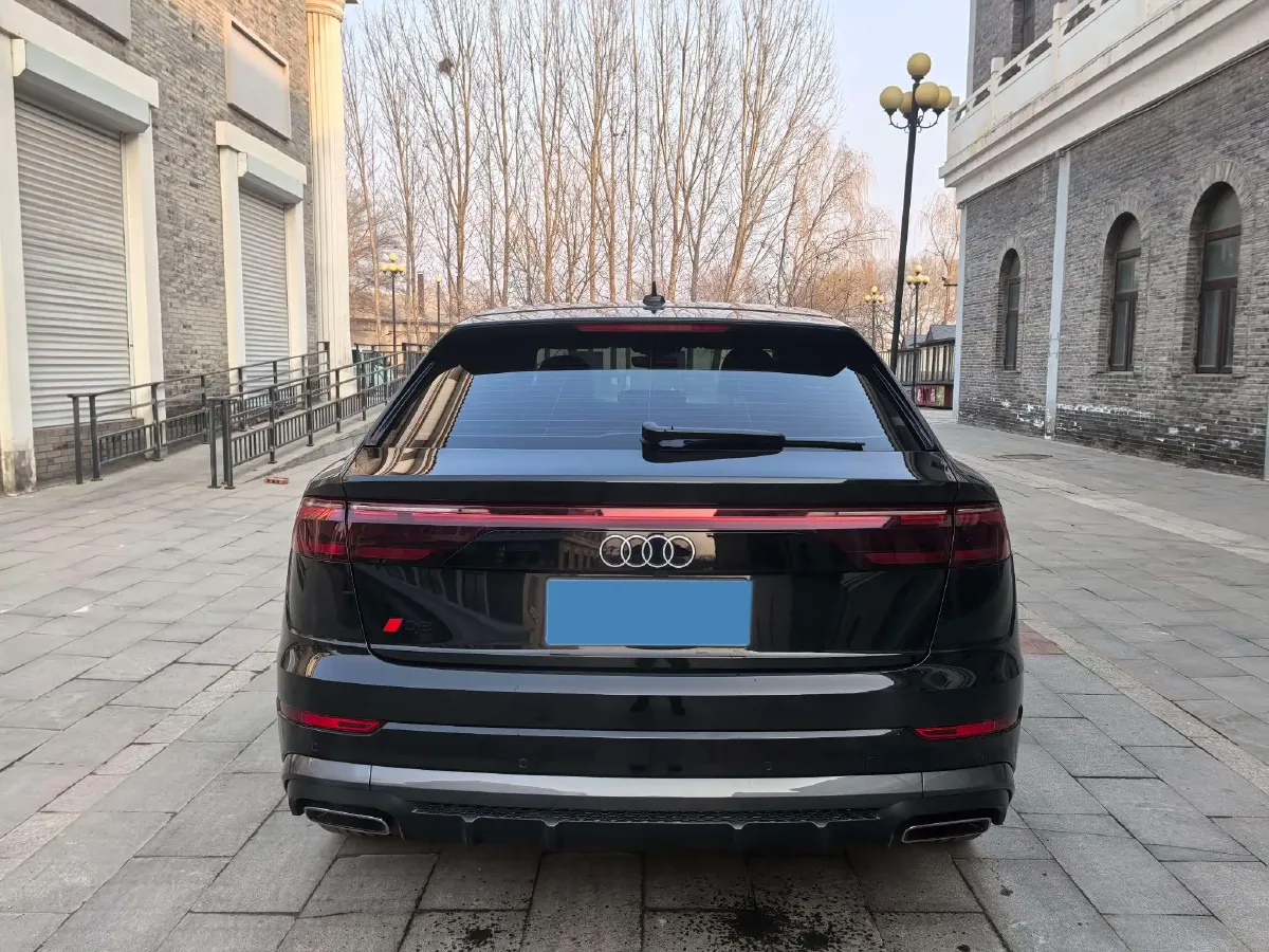 2024 Audi Q8 3.0T 340HP V6 8AT,autocango,china used car exporter,china ev exporter,chinese used car exporter,chinese used ev exporter