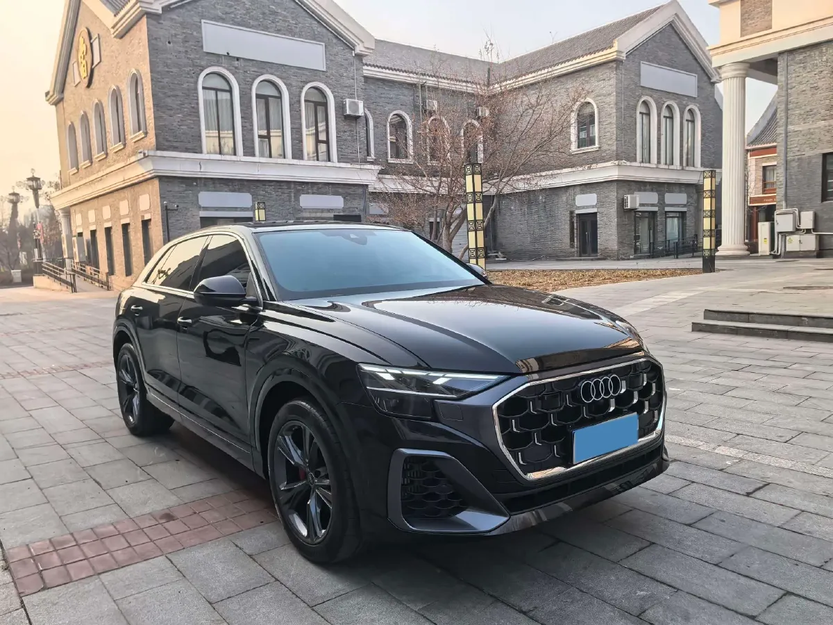 2024 Audi Q8 3.0T 340HP V6 8AT,autocango,china used car exporter,china ev exporter,chinese used car exporter,chinese used ev exporter