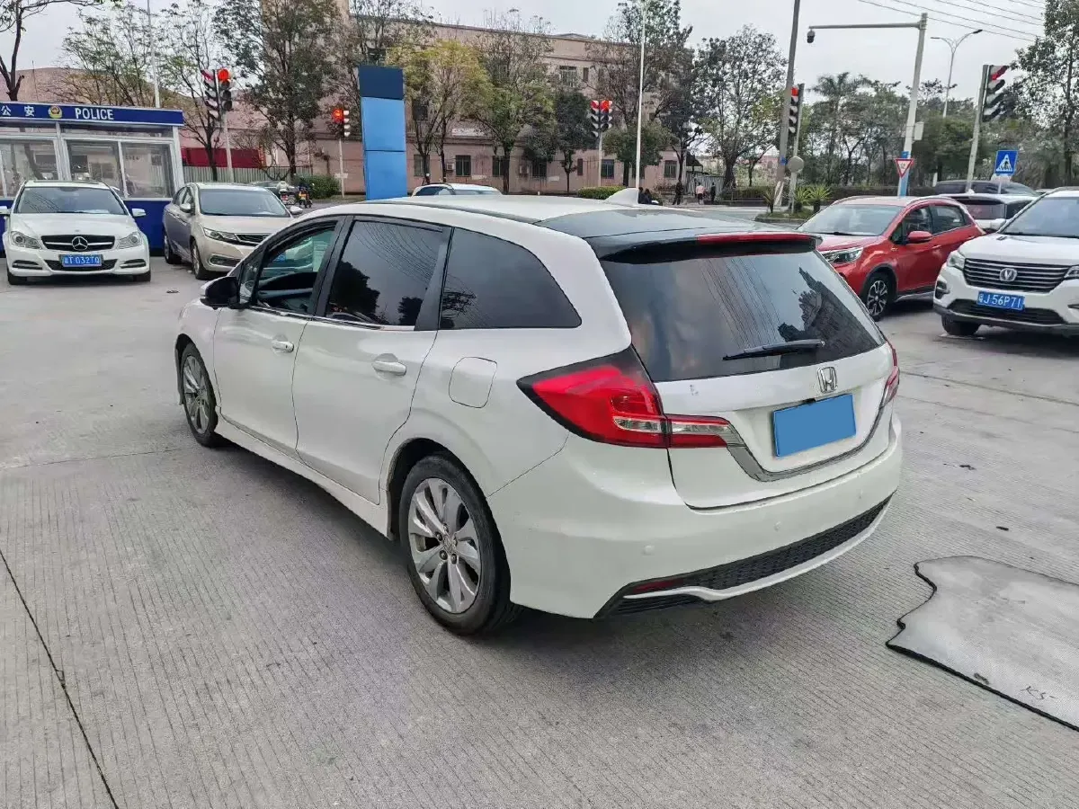 2017 Honda Jade 1.8L 141HP L4 5AT,autocango,china used car exporter,china ev exporter,chinese used car exporter,chinese used ev exporter
