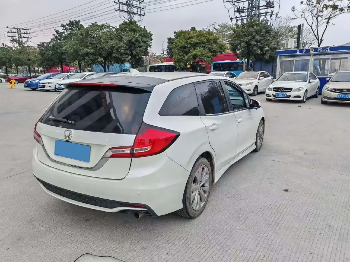 2017 Honda Jade 1.8L 141HP L4 5AT,autocango,china used car exporter,china ev exporter,chinese used car exporter,chinese used ev exporter