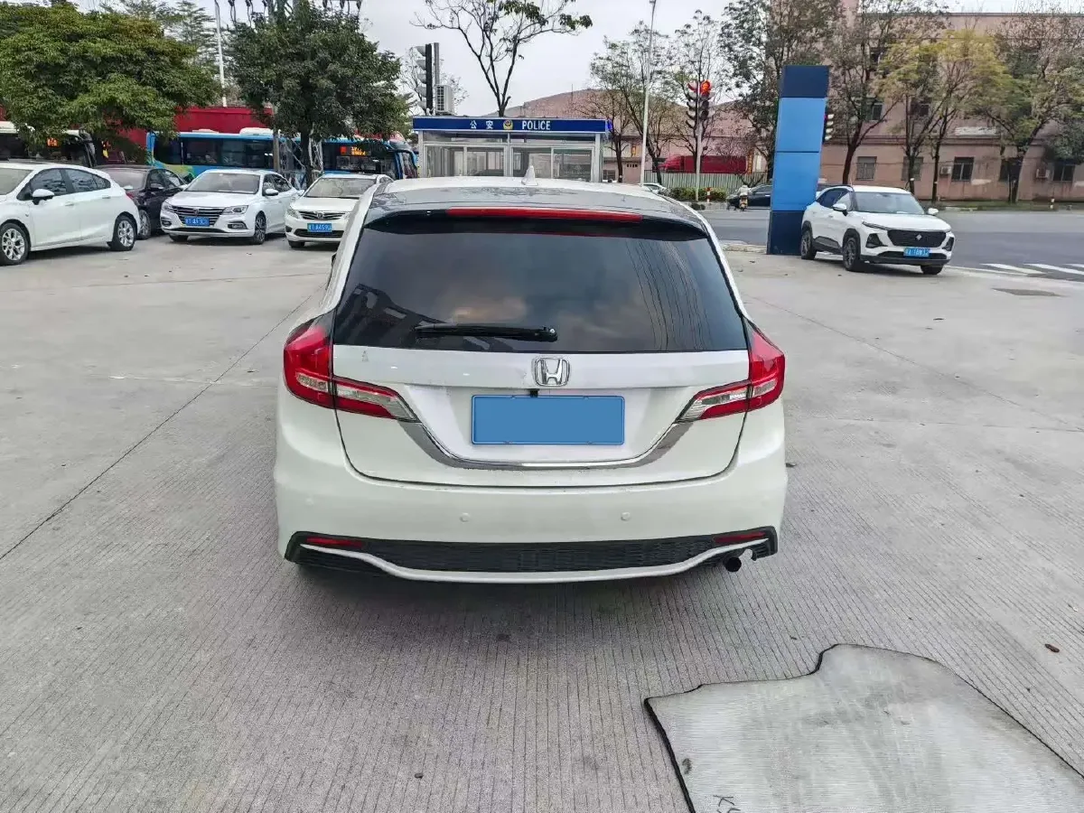 2017 Honda Jade 1.8L 141HP L4 5AT,autocango,china used car exporter,china ev exporter,chinese used car exporter,chinese used ev exporter