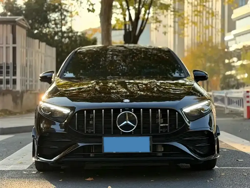 2024 Mercedes-Benz A AMG 2.0T 306HP L4 8DCT,autocango,china used car exporter,china ev exporter,chinese used car exporter,chinese used ev exporter