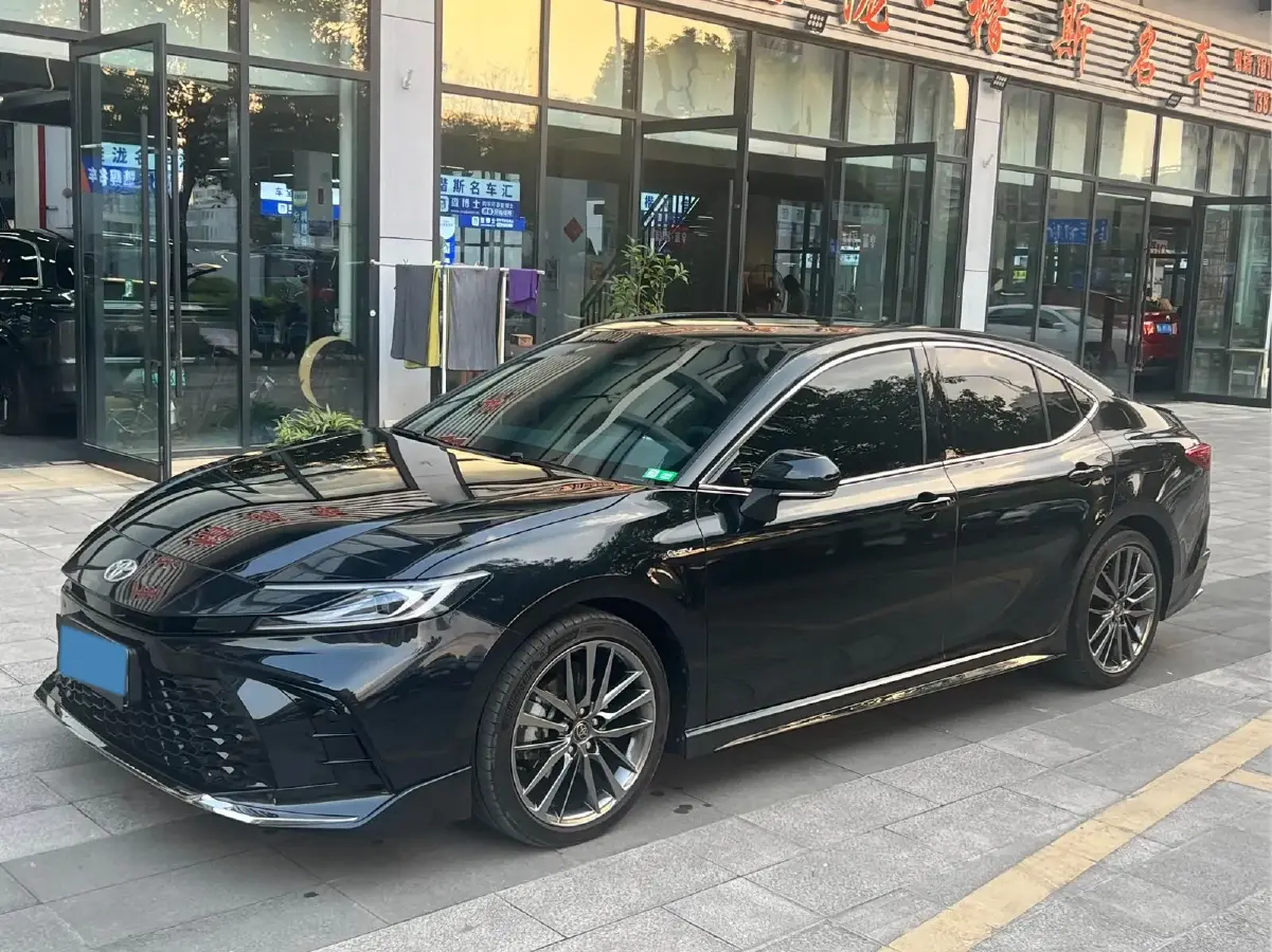 2024 Toyota Camry 2.5L 185HP L4 E-CVT Hybrid