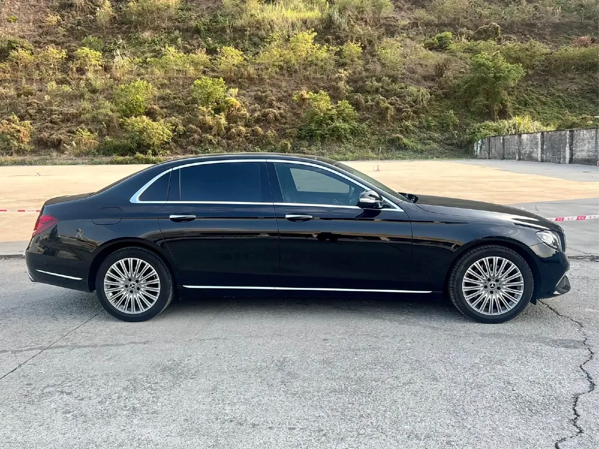 2020 Mercedes-Benz E Class 2.0T 258HP L4 9AT,autocango,china used car exporter,china ev exporter,chinese used car exporter,chinese used ev exporter