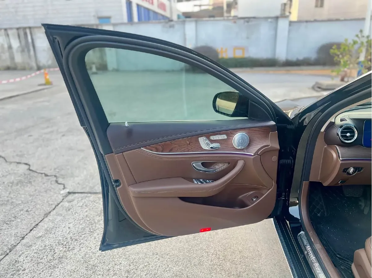 2020 Mercedes-Benz E Class 2.0T 258HP L4 9AT,autocango,china used car exporter,china ev exporter,chinese used car exporter,chinese used ev exporter