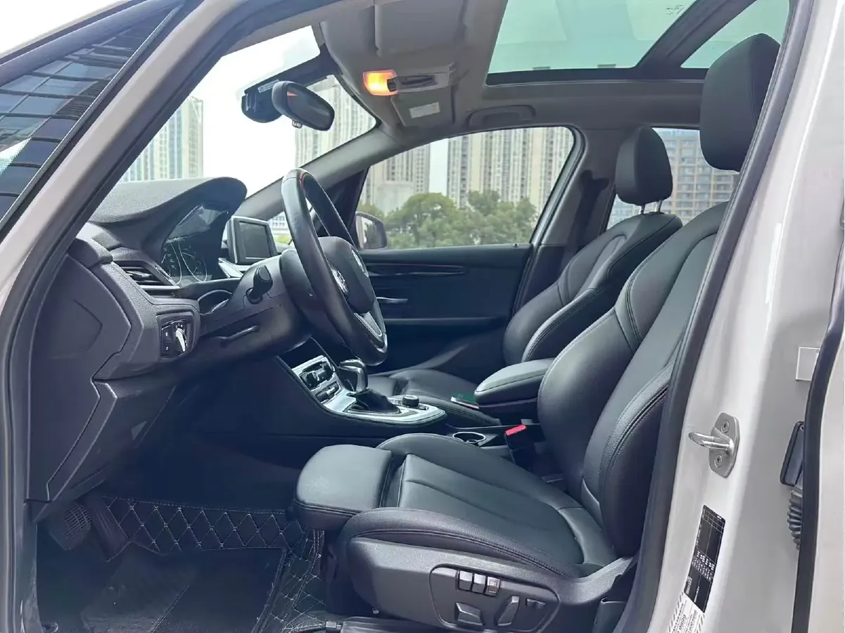 2016 BMW 2 Series Wagon 1.5T 136HP L3 6AT,autocango,china used car exporter,china ev exporter,chinese used car exporter,chinese used ev exporter