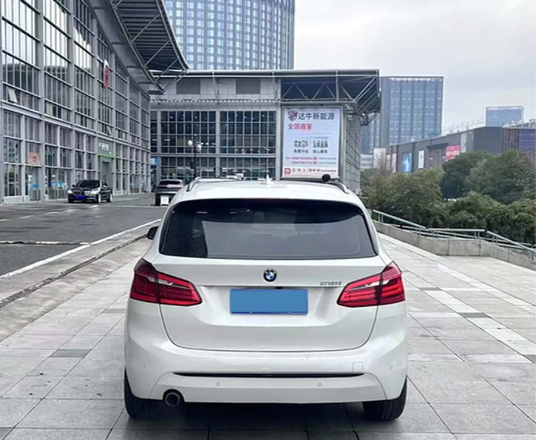 2016 BMW 2 Series Wagon 1.5T 136HP L3 6AT,autocango,china used car exporter,china ev exporter,chinese used car exporter,chinese used ev exporter