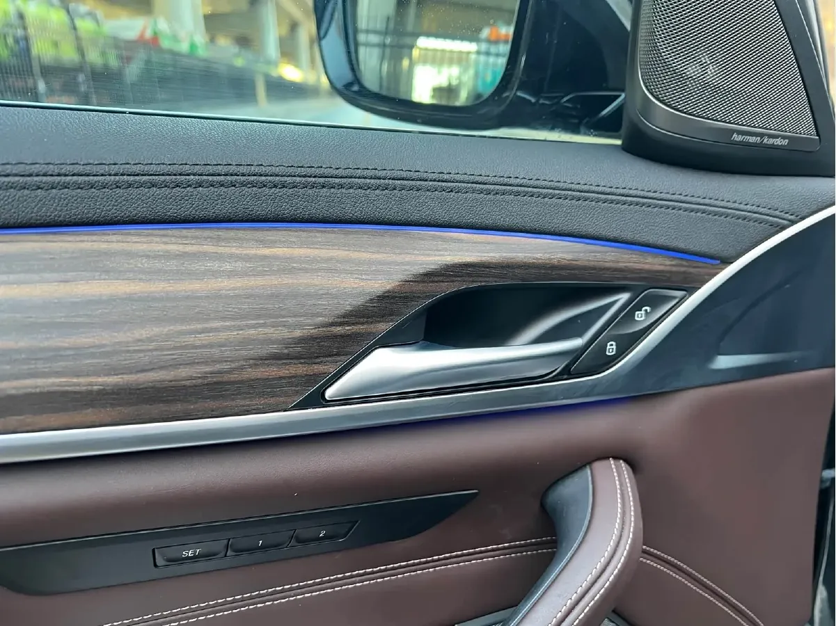 2019 BMW 5 Series 2.0T 252HP L4 8AT,autocango,china used car exporter,china ev exporter,chinese used car exporter,chinese used ev exporter