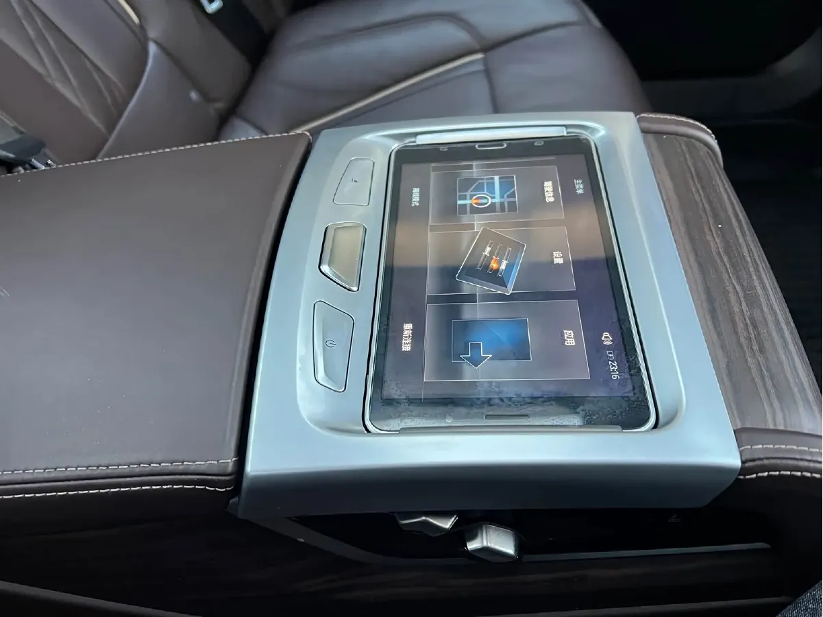 2019 BMW 5 Series 2.0T 252HP L4 8AT,autocango,china used car exporter,china ev exporter,chinese used car exporter,chinese used ev exporter