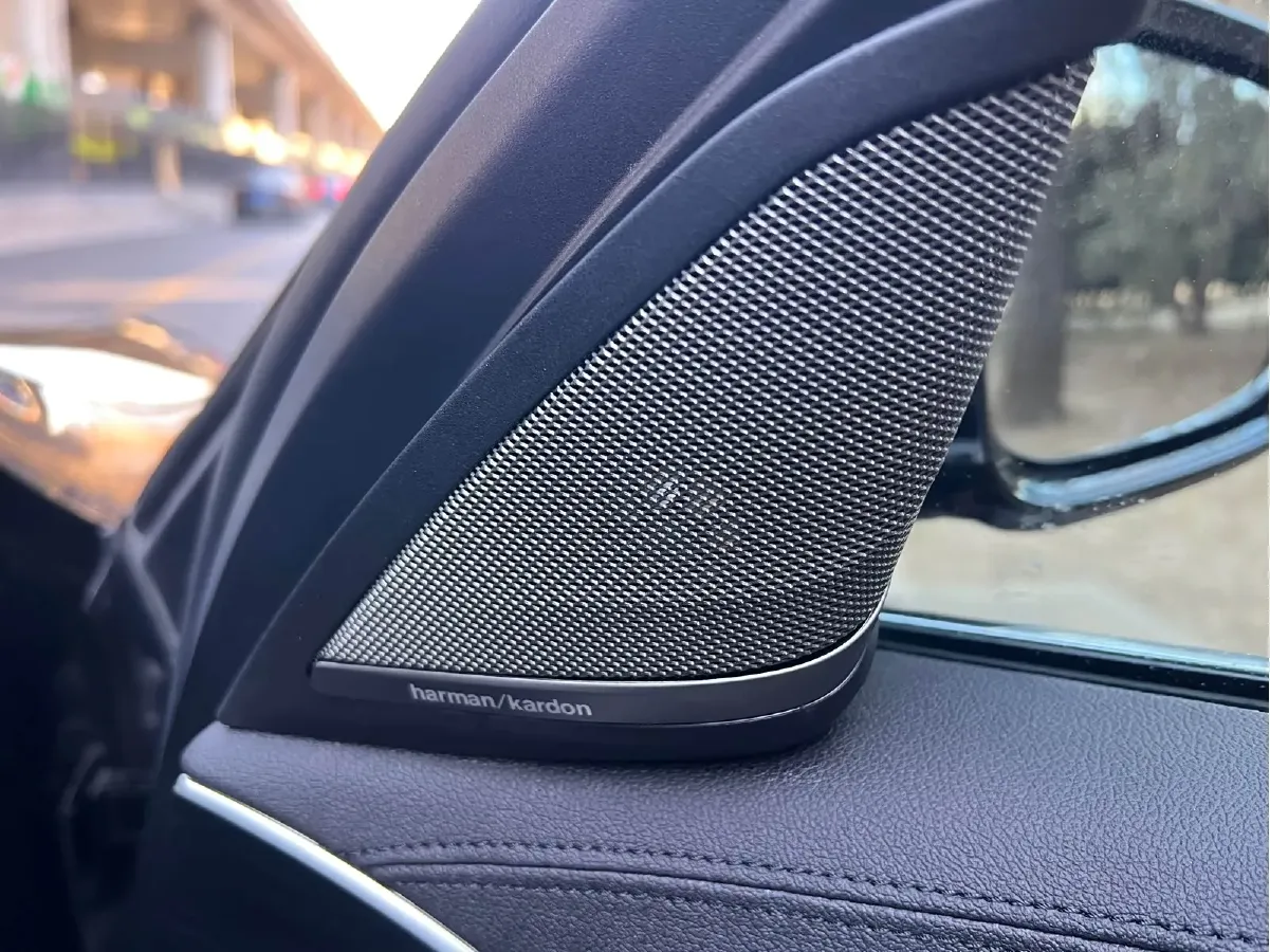 2019 BMW 5 Series 2.0T 252HP L4 8AT,autocango,china used car exporter,china ev exporter,chinese used car exporter,chinese used ev exporter