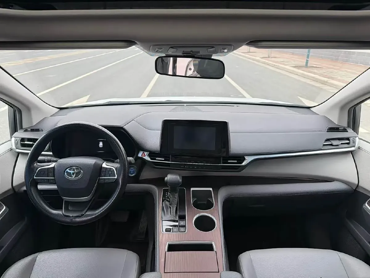 2024 Toyota Granvia 2.5L 189HP L4 E-CVT Hybrid,autocango,china used car exporter,china ev exporter,chinese used car exporter,chinese used ev exporter