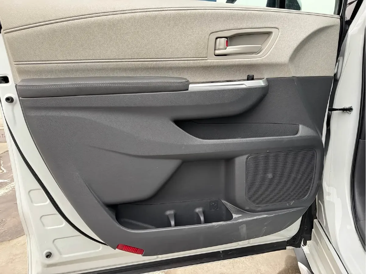 2024 Toyota Granvia 2.5L 189HP L4 E-CVT Hybrid,autocango,china used car exporter,china ev exporter,chinese used car exporter,chinese used ev exporter