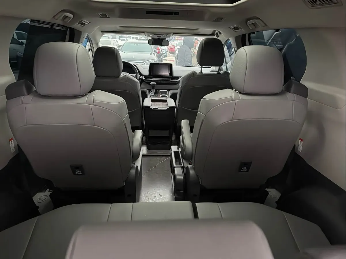 2024 Toyota Granvia 2.5L 189HP L4 E-CVT Hybrid,autocango,china used car exporter,china ev exporter,chinese used car exporter,chinese used ev exporter