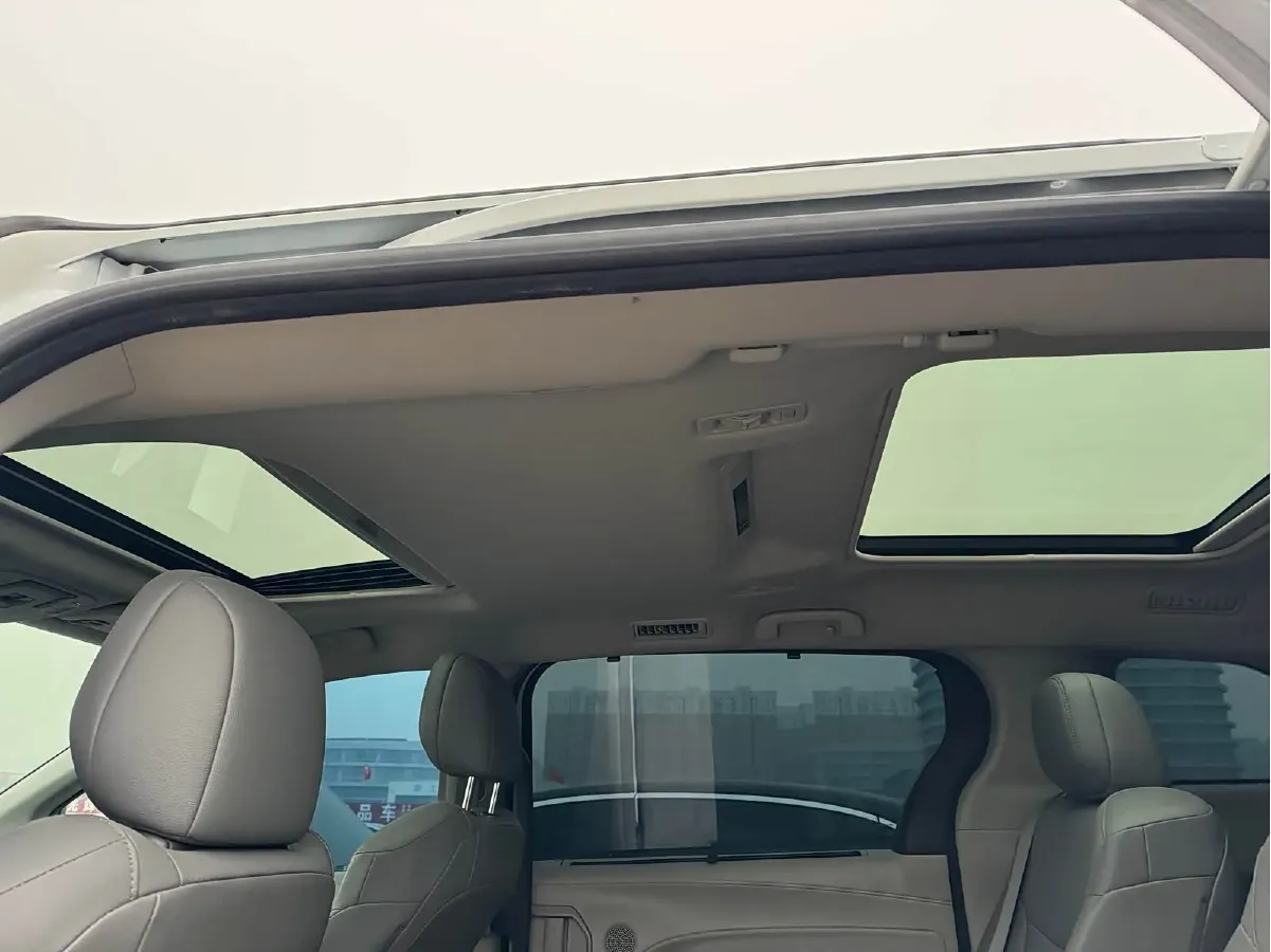 2024 Toyota Granvia 2.5L 189HP L4 E-CVT Hybrid,autocango,china used car exporter,china ev exporter,chinese used car exporter,chinese used ev exporter