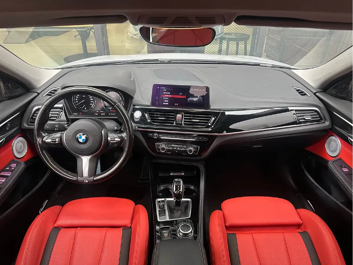 2021 BMW 1 Series 2.0T 192HP L4 7DCT,autocango,china used car exporter,china ev exporter,chinese used car exporter,chinese used ev exporter