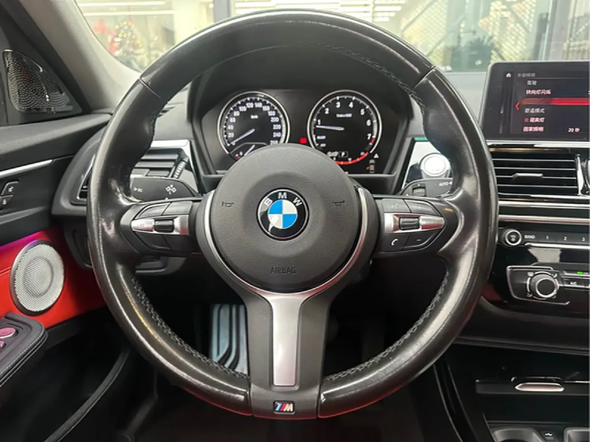 2021 BMW 1 Series 2.0T 192HP L4 7DCT,autocango,china used car exporter,china ev exporter,chinese used car exporter,chinese used ev exporter