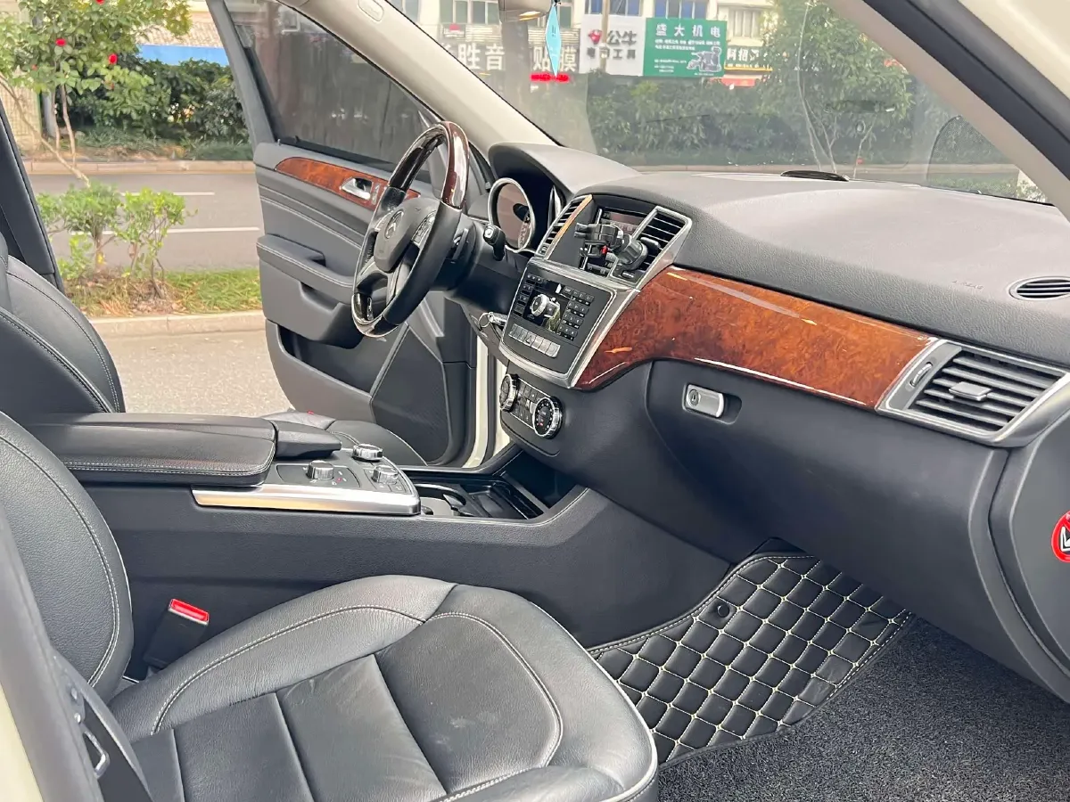 2012 Mercedes-Benz M Class 3.5L 306HP V6 7AT,autocango,china used car exporter,china ev exporter,chinese used car exporter,chinese used ev exporter