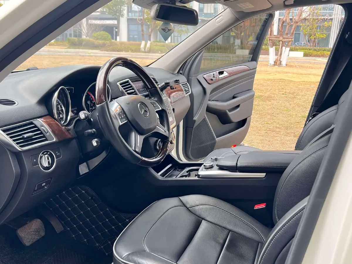 2012 Mercedes-Benz M Class 3.5L 306HP V6 7AT,autocango,china used car exporter,china ev exporter,chinese used car exporter,chinese used ev exporter