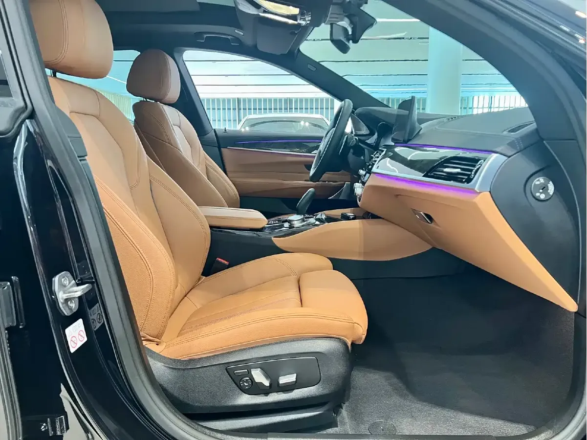 2024 BMW 6 Series GT 2.0T 245HP L4 8AT,autocango,china used car exporter,china ev exporter,chinese used car exporter,chinese used ev exporter