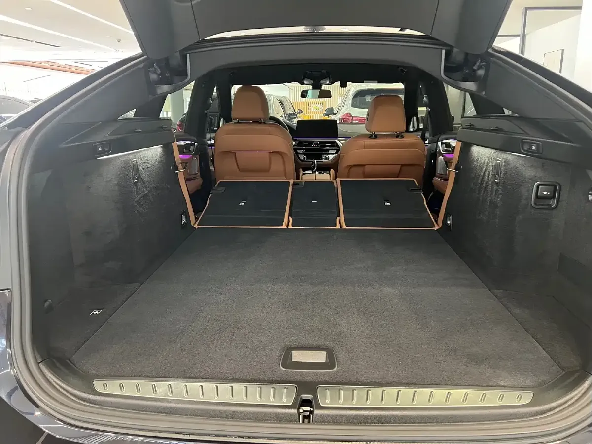 2024 BMW 6 Series GT 2.0T 245HP L4 8AT,autocango,china used car exporter,china ev exporter,chinese used car exporter,chinese used ev exporter