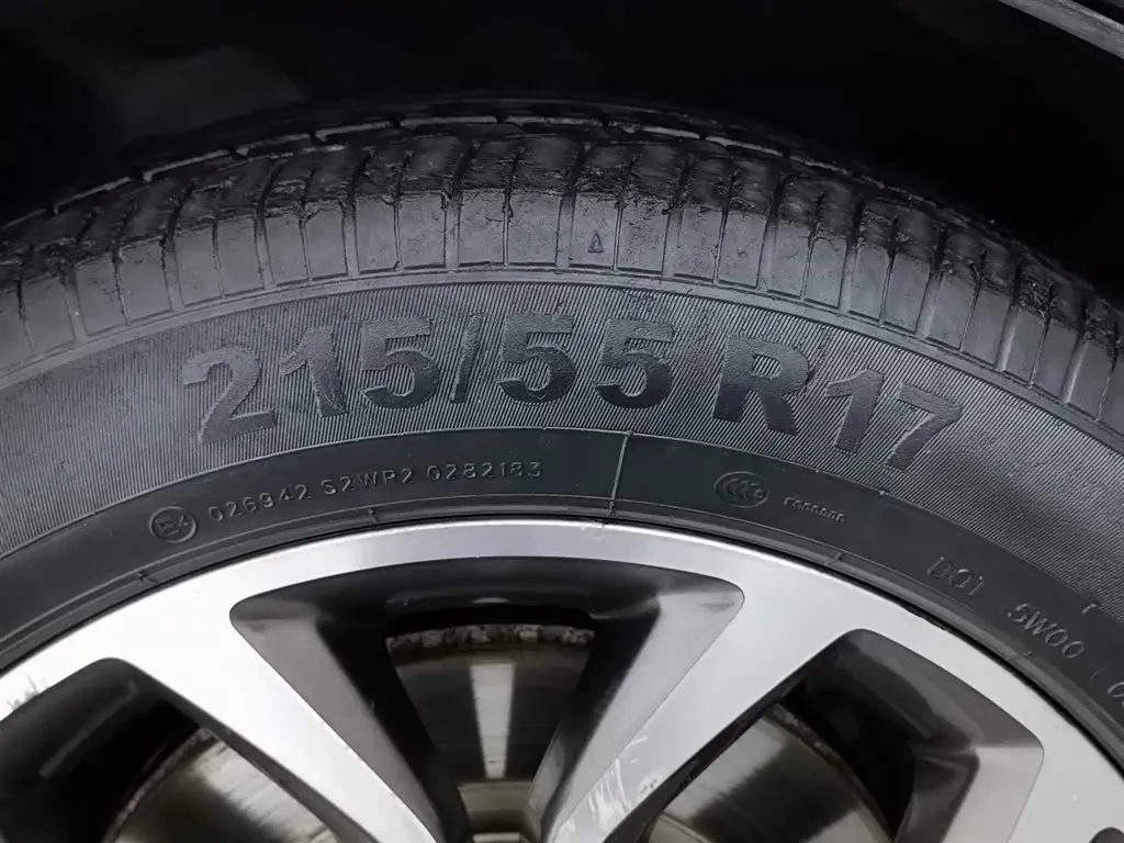 2017 Geely Emgrand GT 1.8T 184HP L4 6AT,autocango,china used car exporter,china ev exporter,chinese used car exporter,chinese used ev exporter