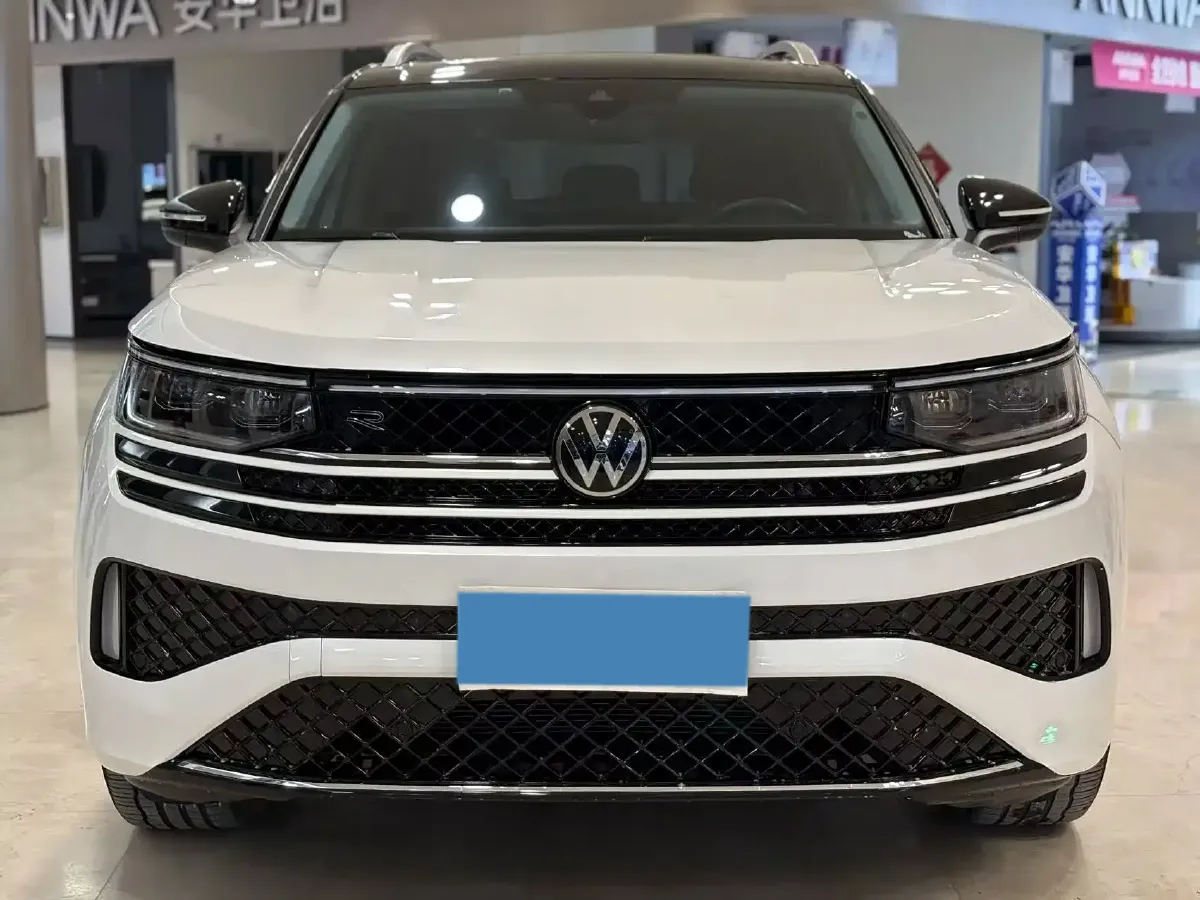 2023 Volkswagen Tavendor 2.0T 220HP L4 7DCT,autocango,china used car exporter,china ev exporter,chinese used car exporter,chinese used ev exporter
