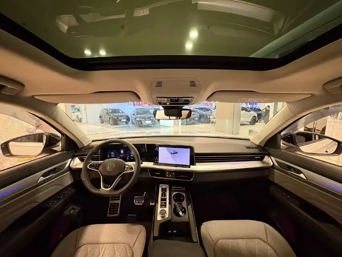 2023 Volkswagen Tavendor 2.0T 220HP L4 7DCT,autocango,china used car exporter,china ev exporter,chinese used car exporter,chinese used ev exporter