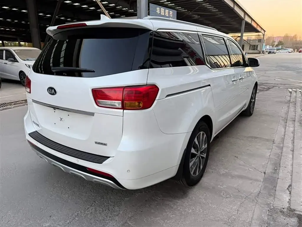 2015 Kia Carnival 2.2T 200HP L4 6AT,autocango,china used car exporter,china ev exporter,chinese used car exporter,chinese used ev exporter