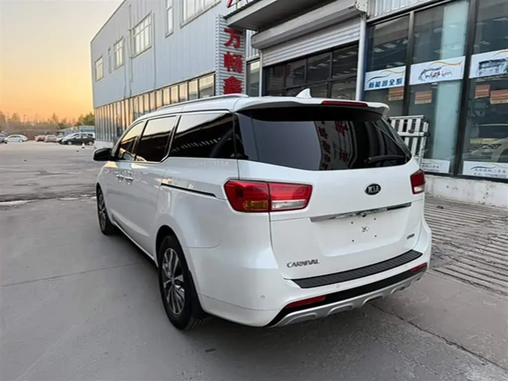 2015 Kia Carnival 2.2T 200HP L4 6AT,autocango,china used car exporter,china ev exporter,chinese used car exporter,chinese used ev exporter