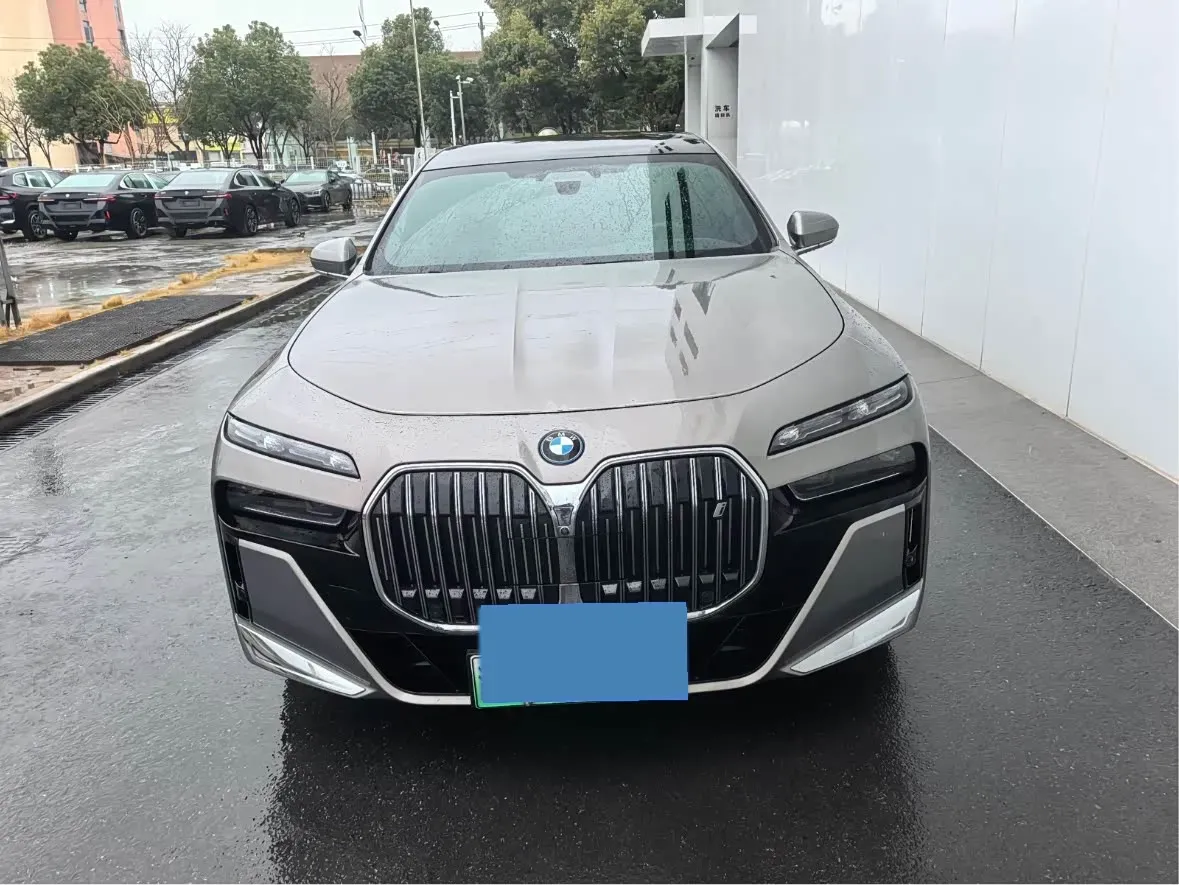 2023 BMW i7 BEV 101.7KWH,autocango,china used car exporter,china ev exporter,chinese used car exporter,chinese used ev exporter