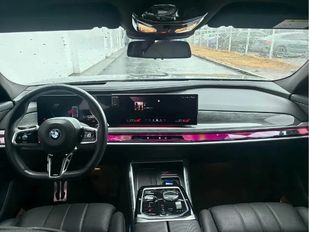 2023 BMW i7 BEV 101.7KWH,autocango,china used car exporter,china ev exporter,chinese used car exporter,chinese used ev exporter