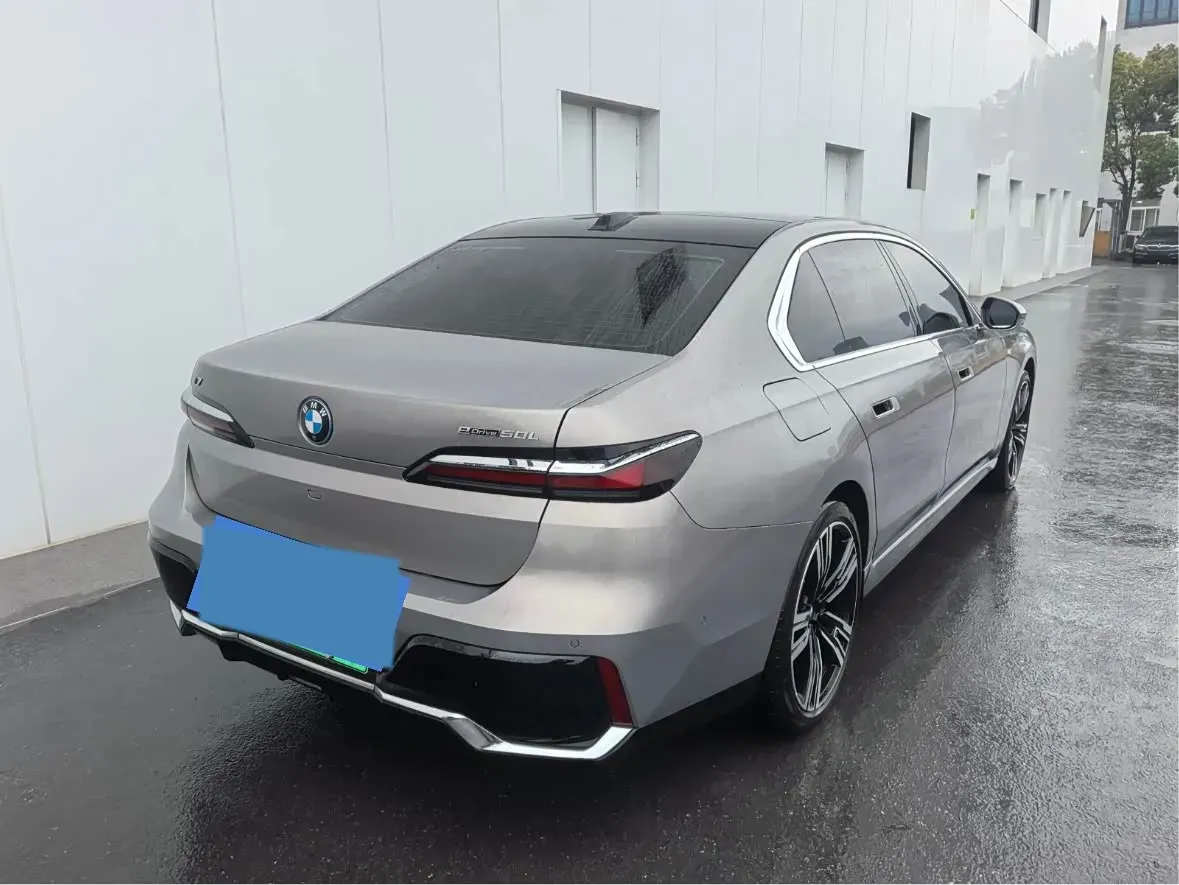 2023 BMW i7 BEV 101.7KWH,autocango,china used car exporter,china ev exporter,chinese used car exporter,chinese used ev exporter