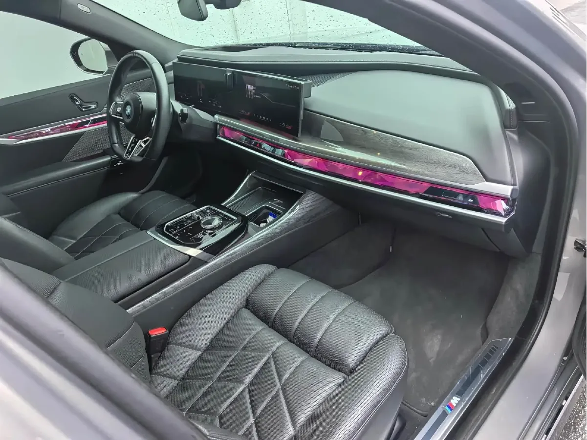 2023 BMW i7 BEV 101.7KWH,autocango,china used car exporter,china ev exporter,chinese used car exporter,chinese used ev exporter