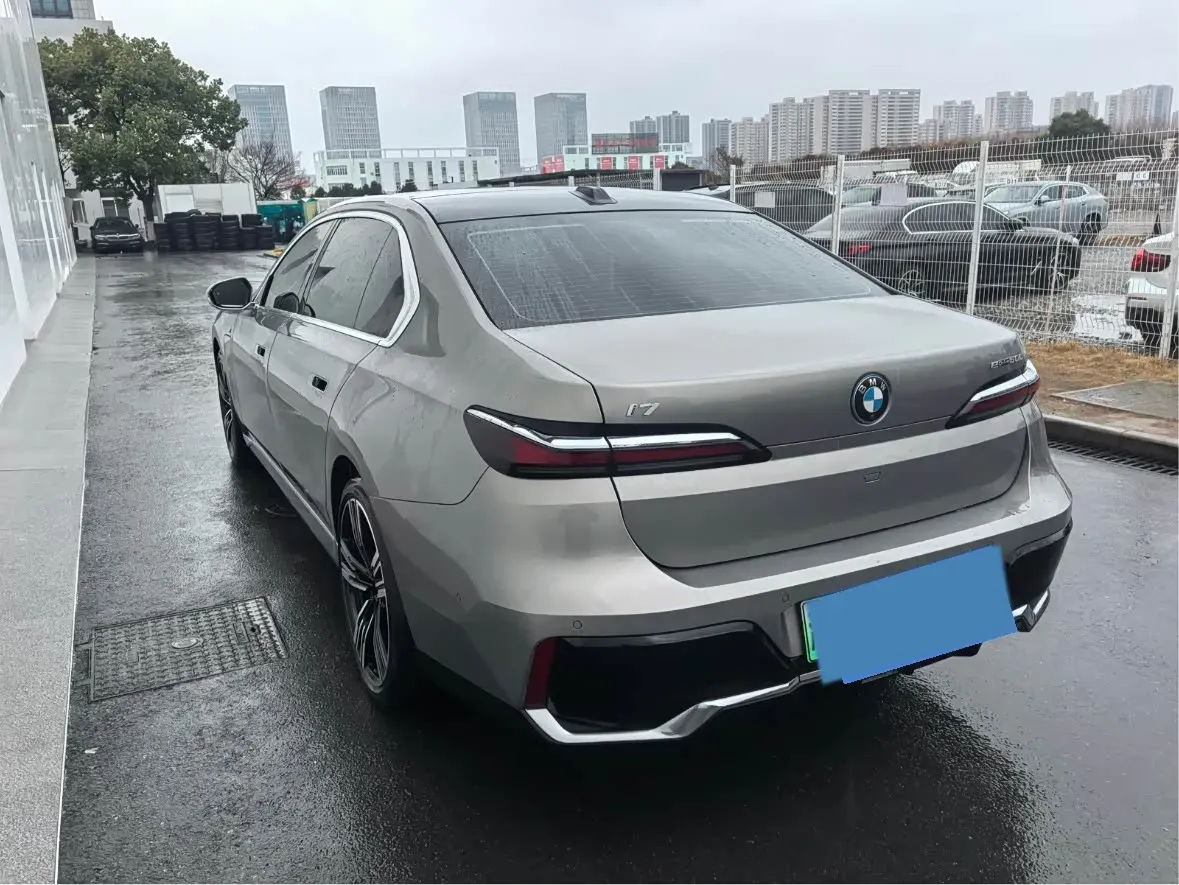 2023 BMW i7 BEV 101.7KWH,autocango,china used car exporter,china ev exporter,chinese used car exporter,chinese used ev exporter
