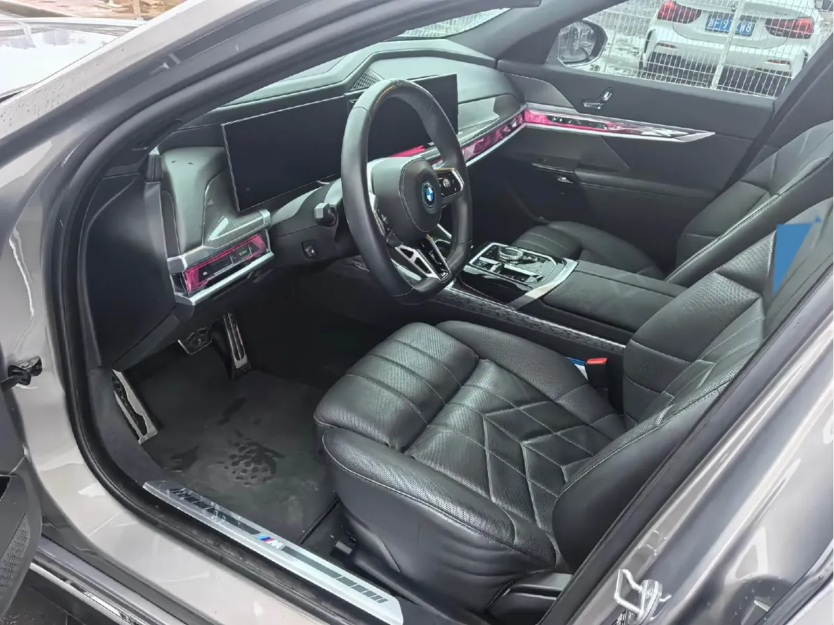 2023 BMW i7 BEV 101.7KWH,autocango,china used car exporter,china ev exporter,chinese used car exporter,chinese used ev exporter