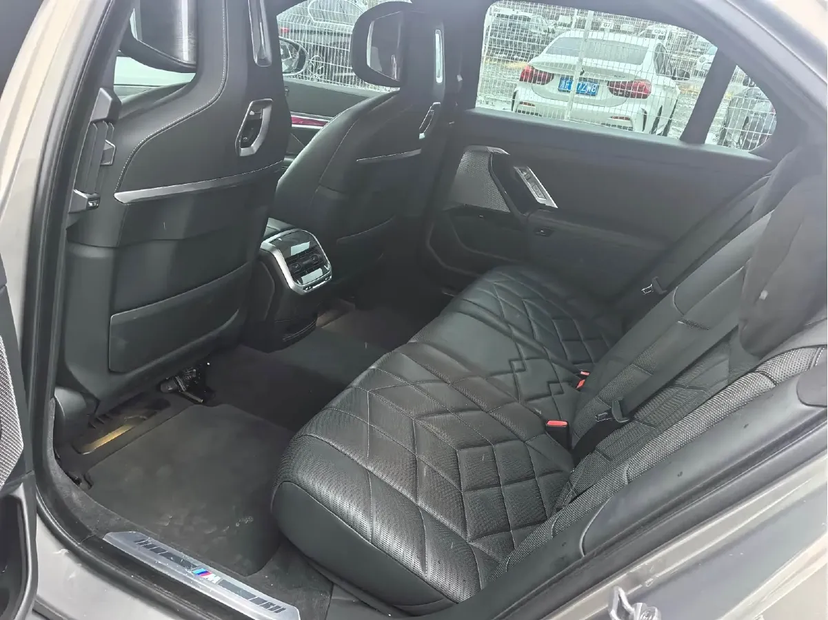 2023 BMW i7 BEV 101.7KWH,autocango,china used car exporter,china ev exporter,chinese used car exporter,chinese used ev exporter