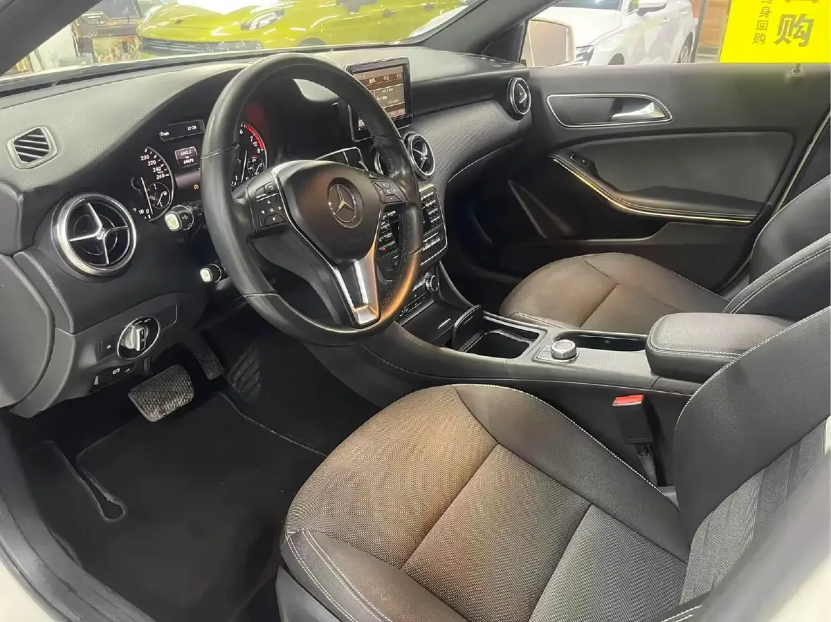 2015 Mercedes-Benz A Class 1.6T 122HP L4 7DCT,autocango,china used car exporter,china ev exporter,chinese used car exporter,chinese used ev exporter