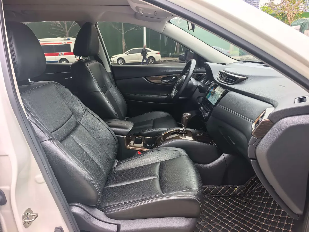 2019 Nissan X-Trail 2.0L 154HP L4 CVT,autocango,china used car exporter,china ev exporter,chinese used car exporter,chinese used ev exporter