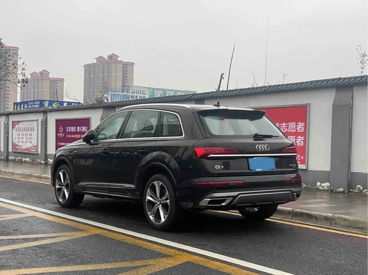 2023 Audi Q7 3.0T 340HP V6 8AT,autocango,china used car exporter,china ev exporter,chinese used car exporter,chinese used ev exporter