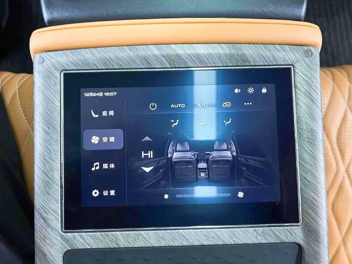 2022 Tank 500 3.0T 360HP V6 9AT,autocango,china used car exporter,china ev exporter,chinese used car exporter,chinese used ev exporter