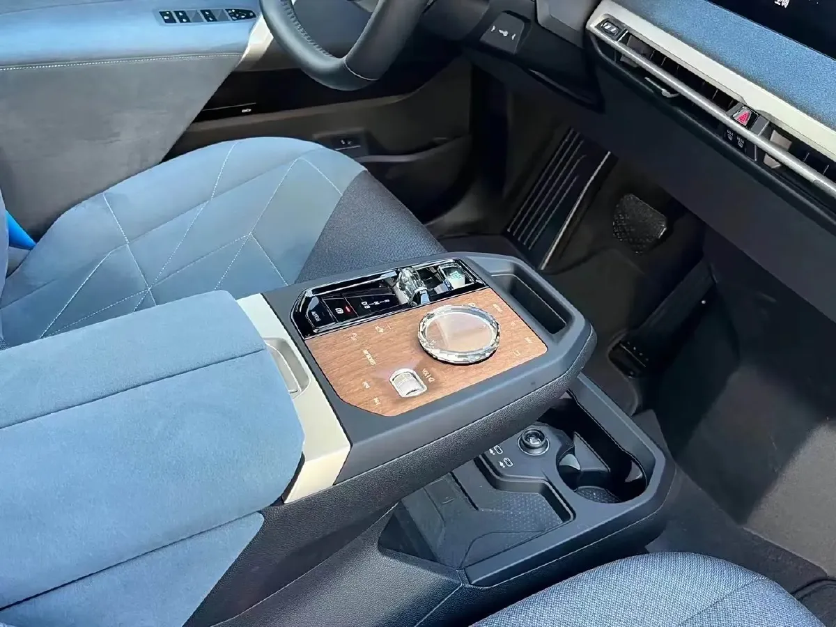 2022 BMW iX BEV 76.6KWH,autocango,china used car exporter,china ev exporter,chinese used car exporter,chinese used ev exporter