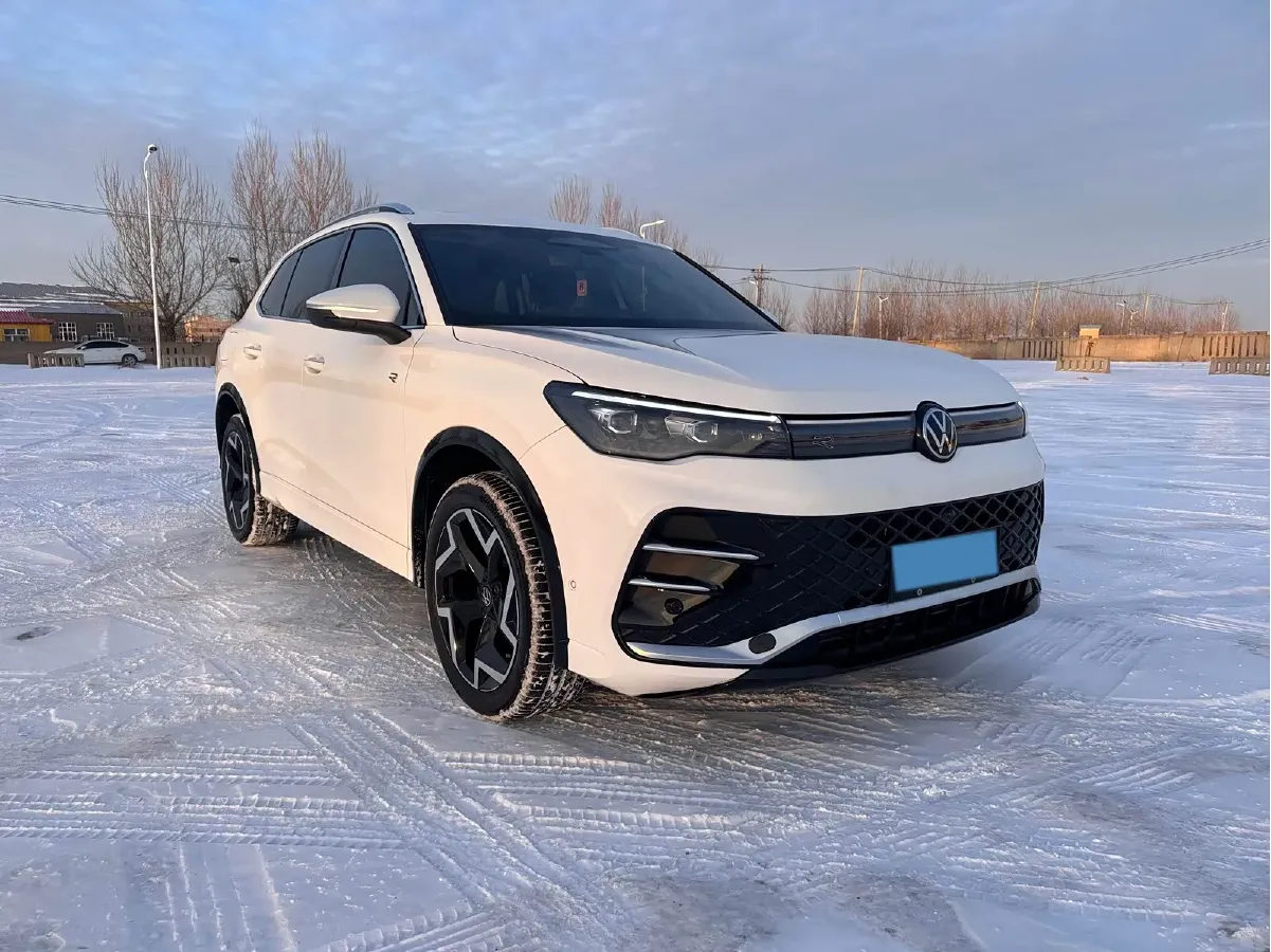 2024 Volkswagen Tiguan L 2.0T 186HP L4 7DCT,autocango,china used car exporter,china ev exporter,chinese used car exporter,chinese used ev exporter