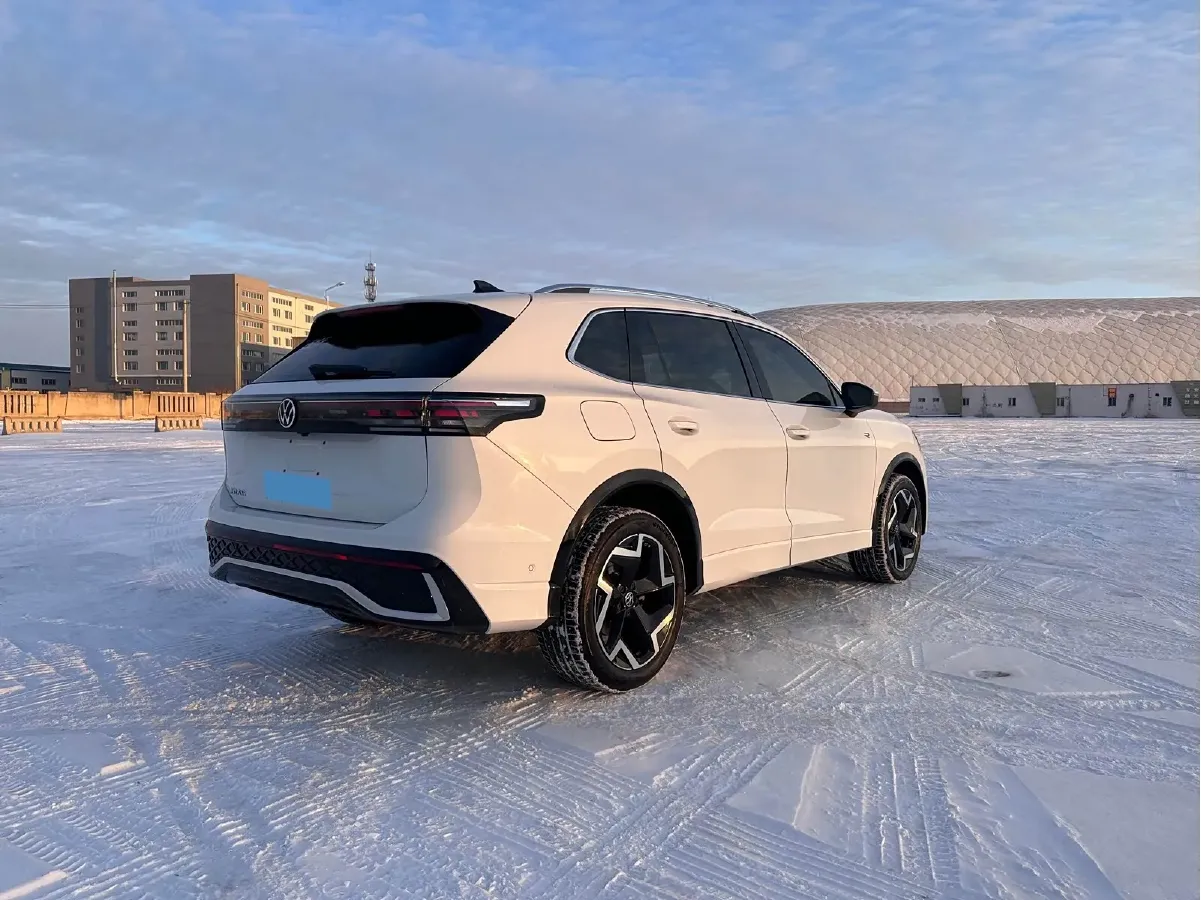 2024 Volkswagen Tiguan L 2.0T 186HP L4 7DCT,autocango,china used car exporter,china ev exporter,chinese used car exporter,chinese used ev exporter