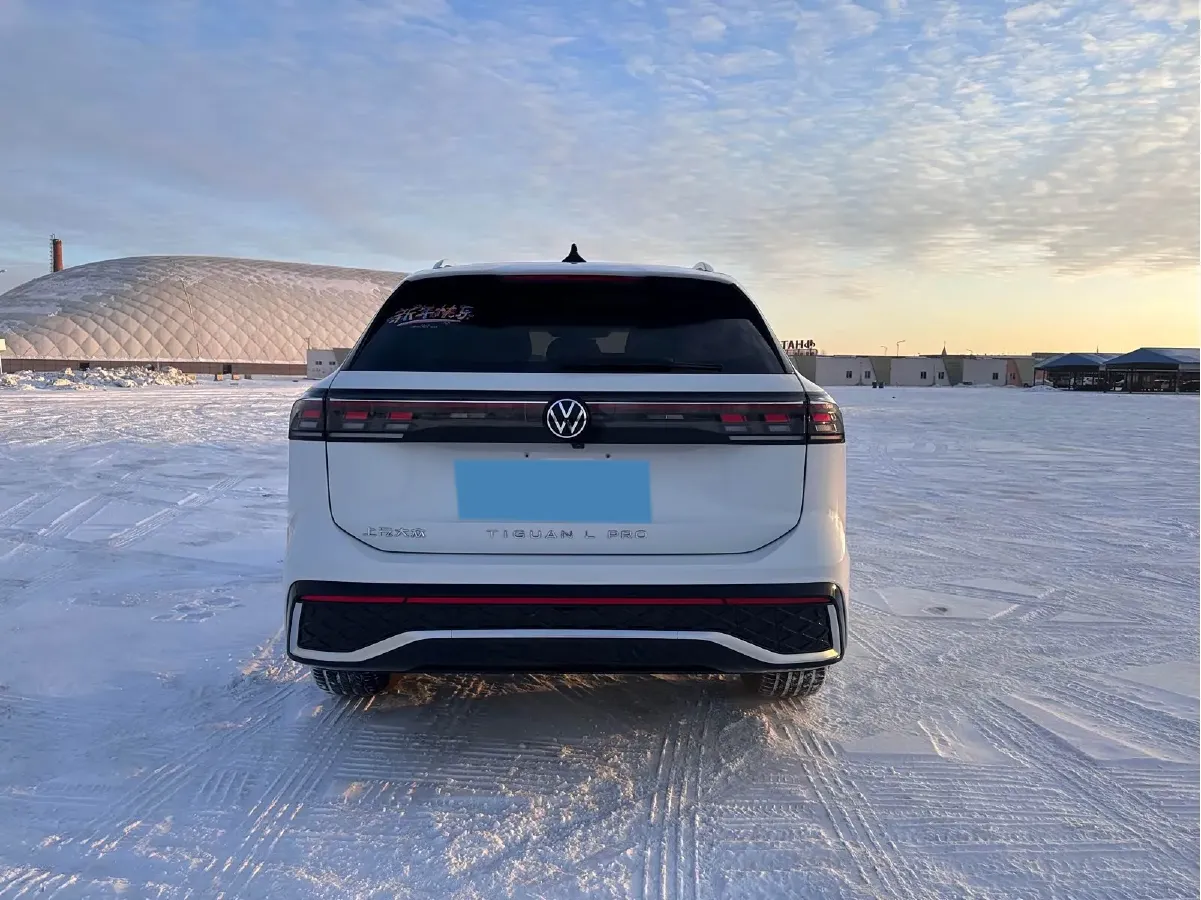 2024 Volkswagen Tiguan L 2.0T 186HP L4 7DCT,autocango,china used car exporter,china ev exporter,chinese used car exporter,chinese used ev exporter