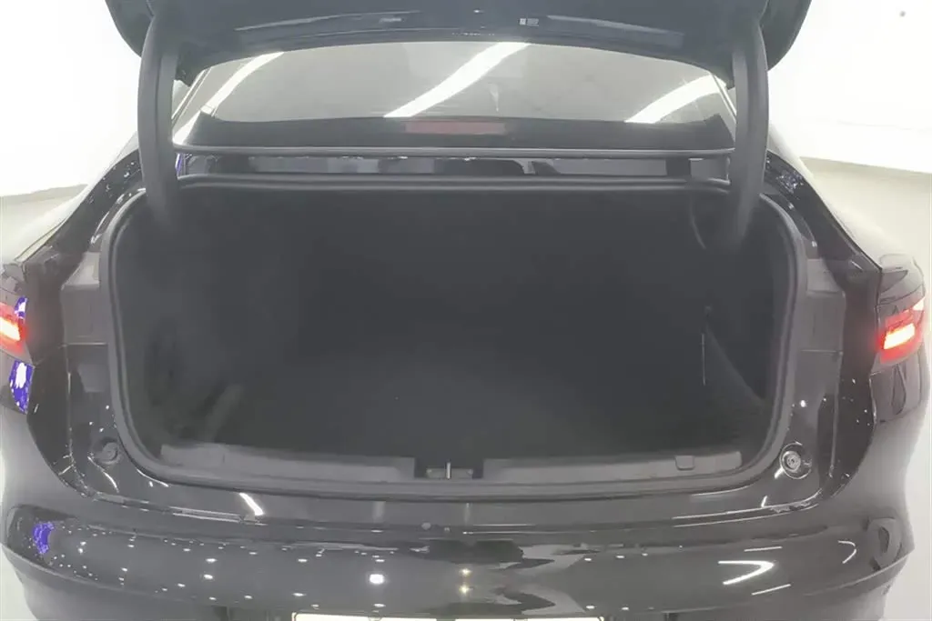 2025 Leapmotor B01 BEV,autocango,china used car exporter,china ev exporter,chinese used car exporter,chinese used ev exporter