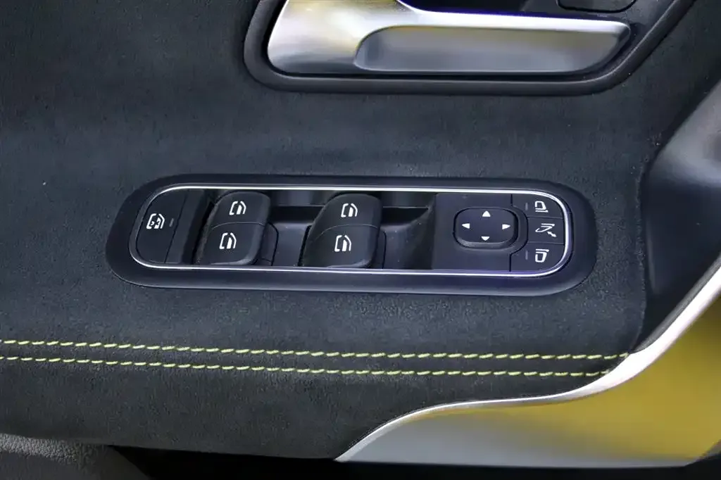 2022 Mercedes-Benz A AMG 2.0T 421HP L4 8DCT,autocango,china used car exporter,china ev exporter,chinese used car exporter,chinese used ev exporter