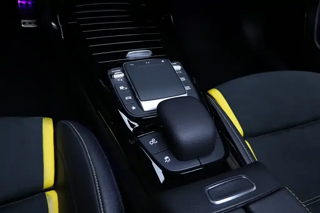 2022 Mercedes-Benz A AMG 2.0T 421HP L4 8DCT,autocango,china used car exporter,china ev exporter,chinese used car exporter,chinese used ev exporter