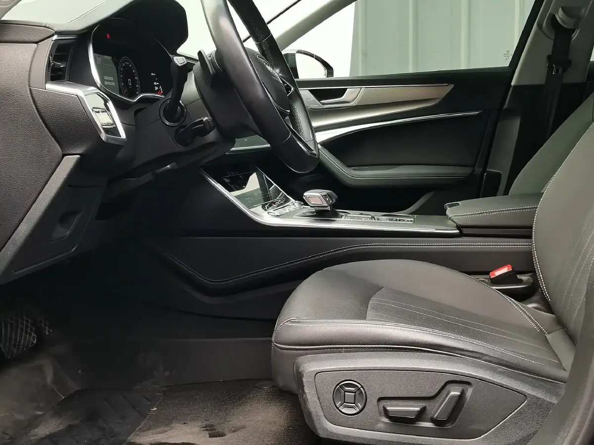 2024 Audi A6 3.0T 340HP V6 7DCT,autocango,china used car exporter,china ev exporter,chinese used car exporter,chinese used ev exporter