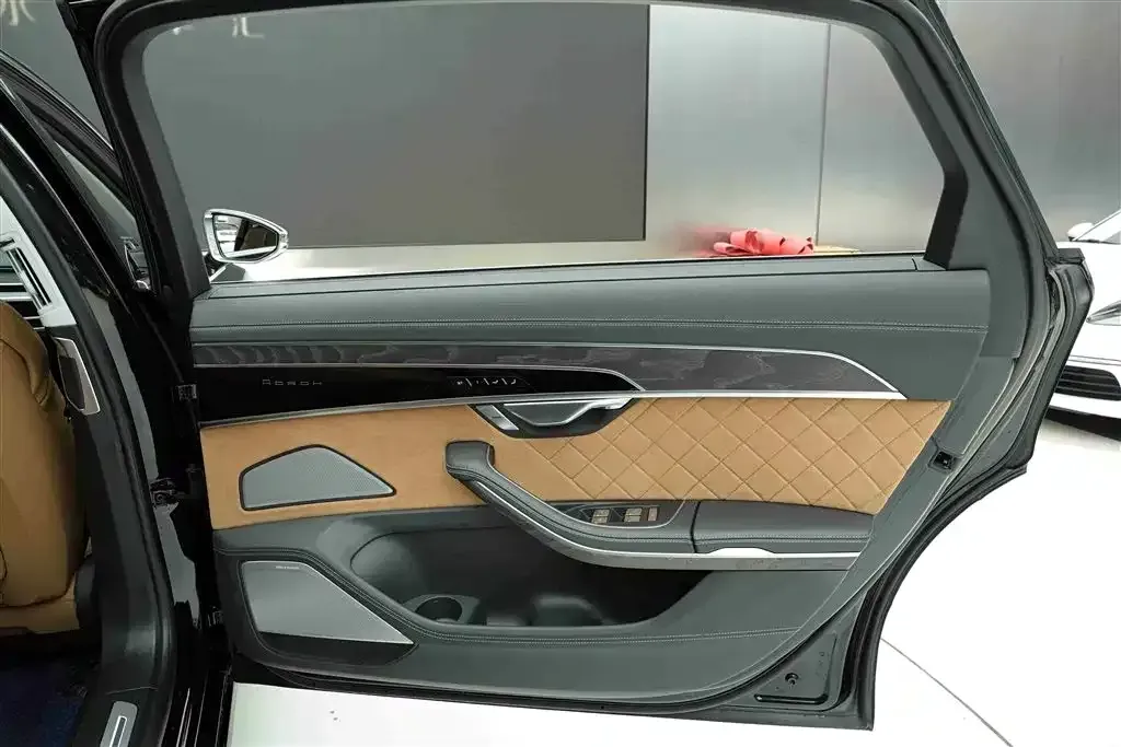 2022 Audi A8 3.0T 340HP V6 8AT,autocango,china used car exporter,china ev exporter,chinese used car exporter,chinese used ev exporter